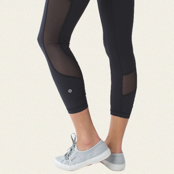 Lululemon Seek The Heat Crop - Picture 5 of 9